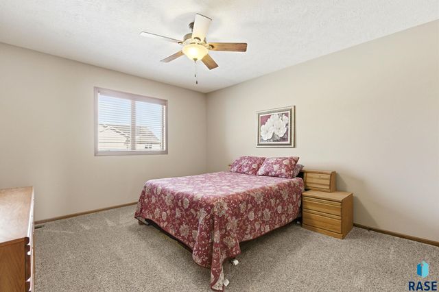 4505 E Kearney Pl Place, Sioux Falls, SD 57110