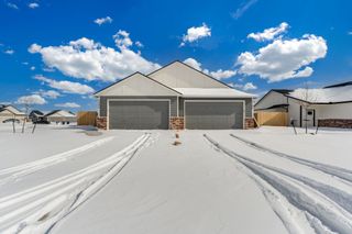 5698 Bristol St, Bel Aire, KS 67220