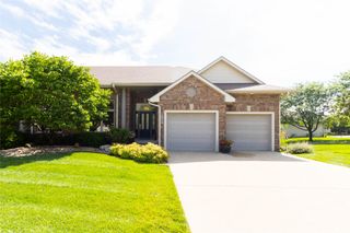 862 Glen Oaks Terrace, West Des Moines, IA 50266