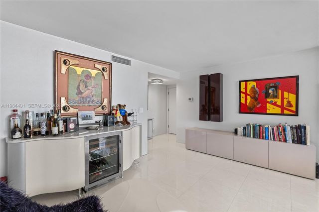 1890 S Ocean Dr 1002, Hallandale Beach, FL 33009