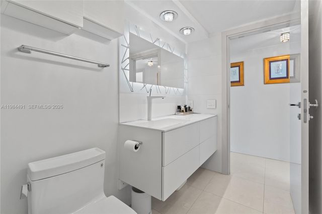 1890 S Ocean Dr 1002, Hallandale Beach, FL 33009