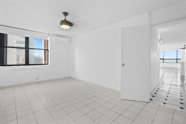 4123 AV ISLA VERDE 407, Carolina, PR 00979