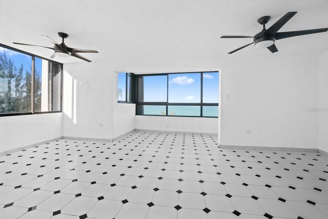 4123 AV ISLA VERDE 407, Carolina, PR 00979