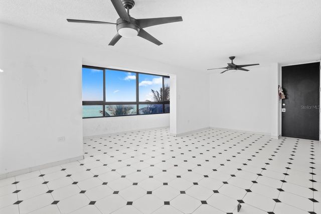 4123 AV ISLA VERDE 407, Carolina, PR 00979