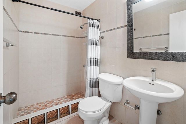 4123 AV ISLA VERDE 407, Carolina, PR 00979