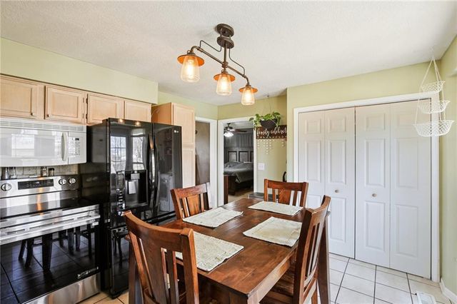 412 S Jefferson Street, Spring Hill, KS 66083