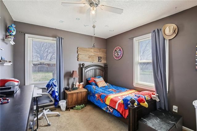 412 S Jefferson Street, Spring Hill, KS 66083