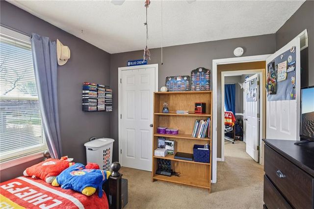 412 S Jefferson Street, Spring Hill, KS 66083