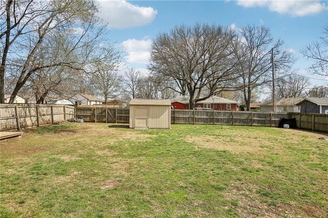 412 S Jefferson Street, Spring Hill, KS 66083