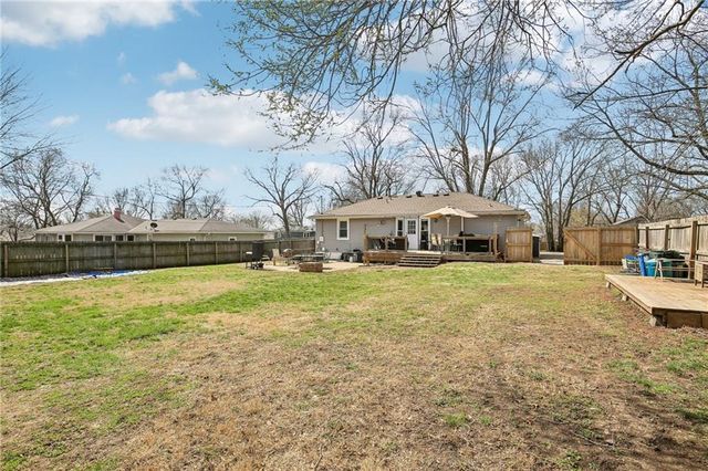 412 S Jefferson Street, Spring Hill, KS 66083