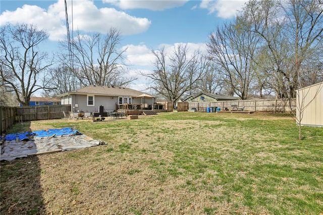 412 S Jefferson Street, Spring Hill, KS 66083