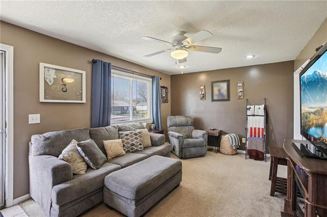 412 S Jefferson Street, Spring Hill, KS 66083