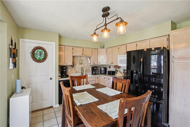 412 S Jefferson Street, Spring Hill, KS 66083