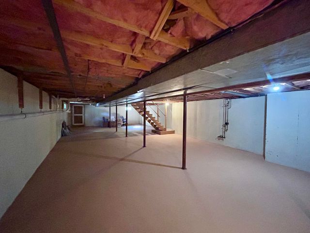 17 Worcester Lane, Hyannis, MA 02601
