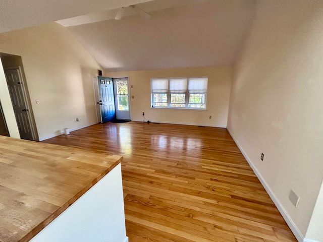 17 Worcester Lane, Hyannis, MA 02601
