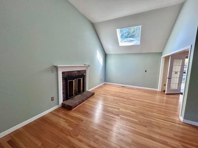 17 Worcester Lane, Hyannis, MA 02601