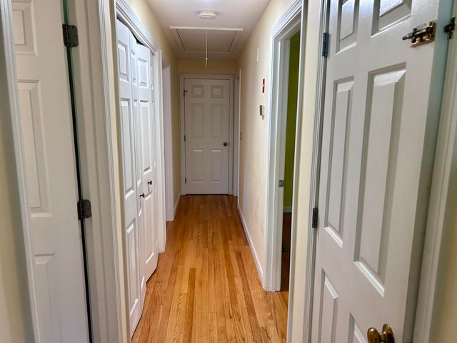 17 Worcester Lane, Hyannis, MA 02601