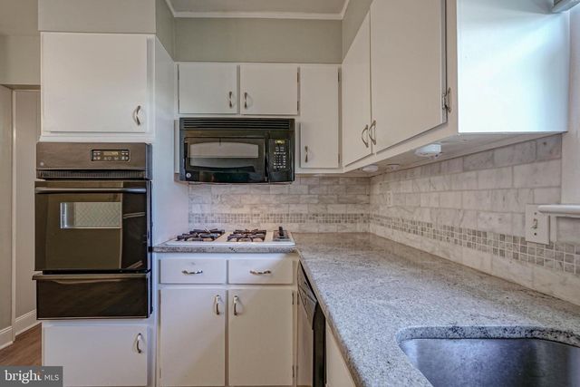 144 CASTLE HEIGHTS AVE, Pennsville, NJ 08070