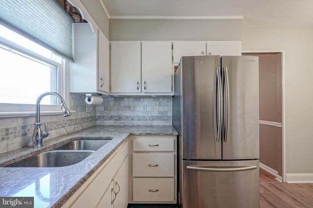 144 CASTLE HEIGHTS AVE, Pennsville, NJ 08070