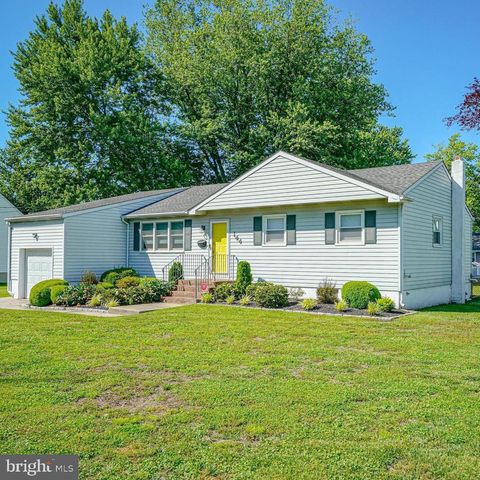 144 CASTLE HEIGHTS AVE, Pennsville, NJ 08070