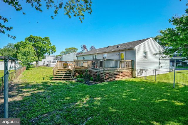 144 CASTLE HEIGHTS AVE, Pennsville, NJ 08070