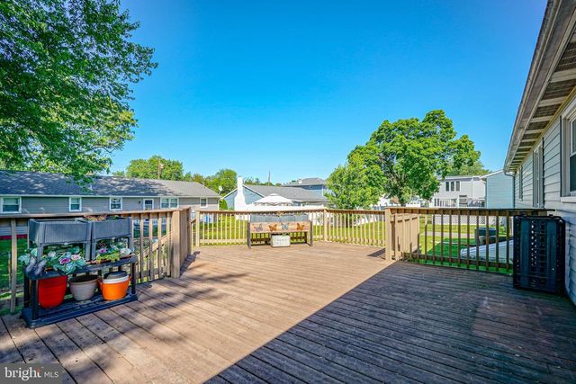 144 CASTLE HEIGHTS AVE, Pennsville, NJ 08070