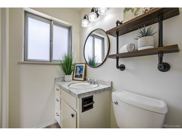 2514 Logan Cir, Colorado Springs, CO 80907