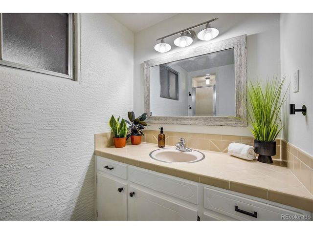 2514 Logan Cir, Colorado Springs, CO 80907