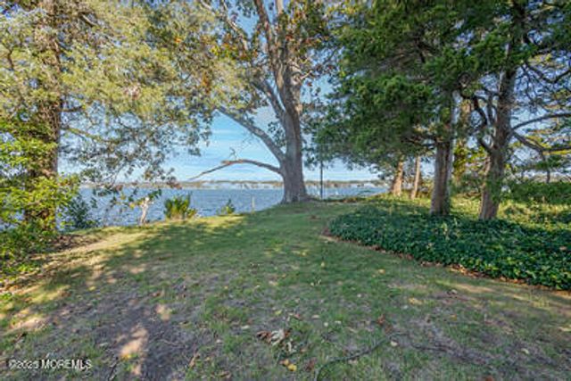 77 Monument Road NE, Pine Beach, NJ 08741