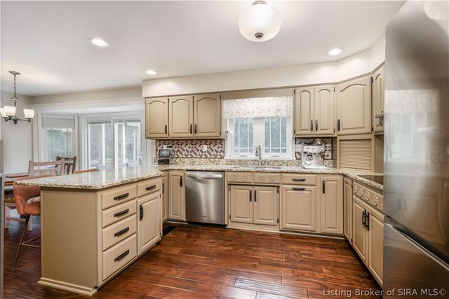 3039 Shagbark Trail, Sellersburg, IN 47172
