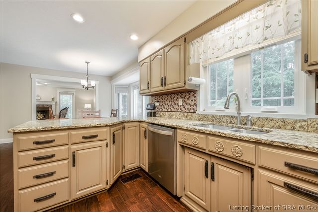 3039 Shagbark Trail, Sellersburg, IN 47172