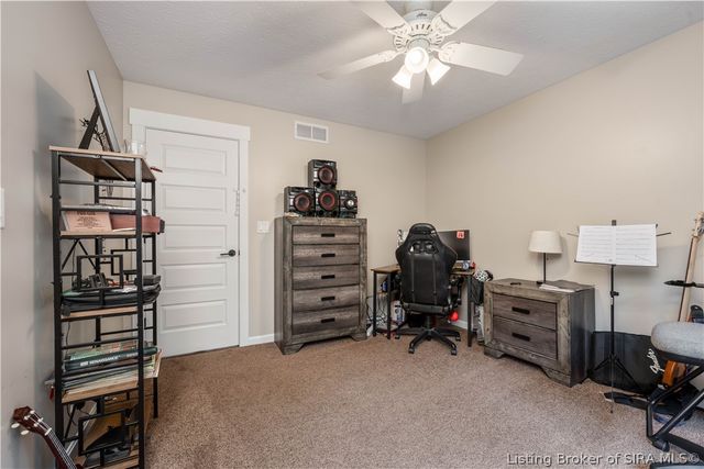 3039 Shagbark Trail, Sellersburg, IN 47172