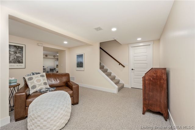 3039 Shagbark Trail, Sellersburg, IN 47172