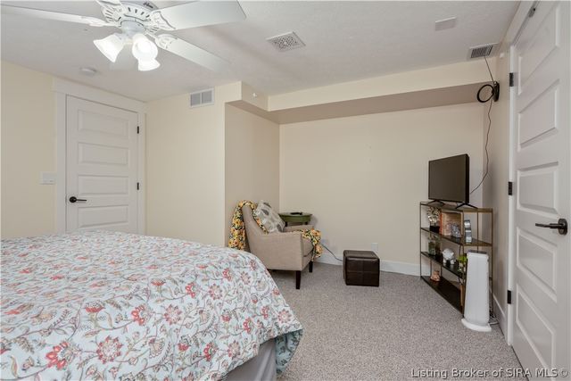 3039 Shagbark Trail, Sellersburg, IN 47172