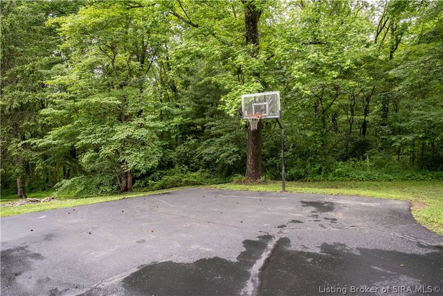 3039 Shagbark Trail, Sellersburg, IN 47172