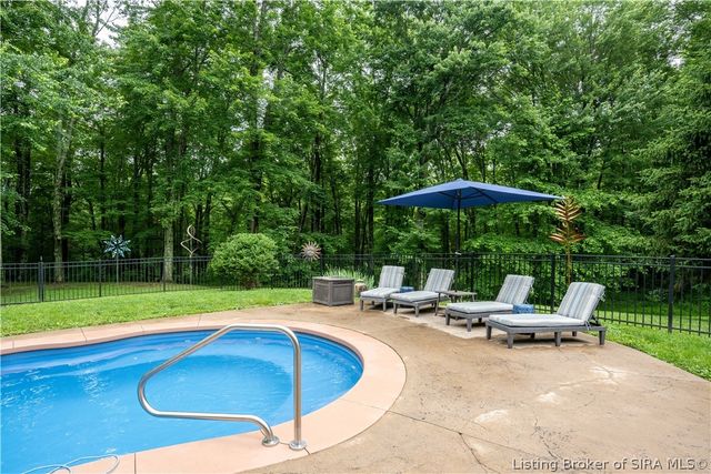 3039 Shagbark Trail, Sellersburg, IN 47172