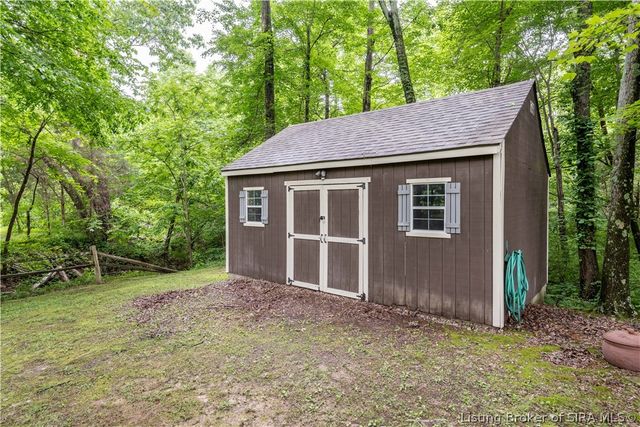 3039 Shagbark Trail, Sellersburg, IN 47172
