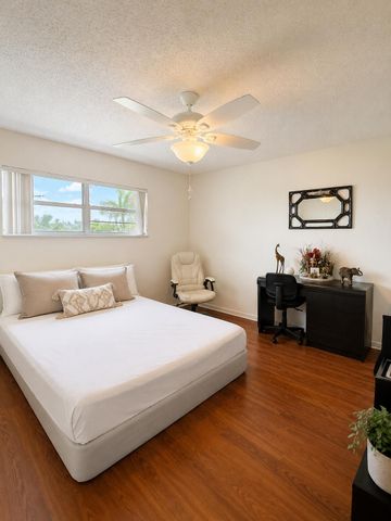 8990 S Hollybrook Boulevard 302, Pembroke Pines, FL 33025