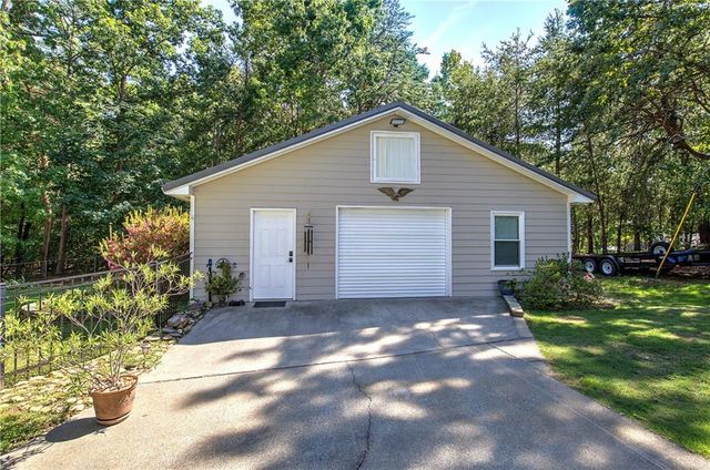 338 E Valley Road NE, Rydal, GA 30171