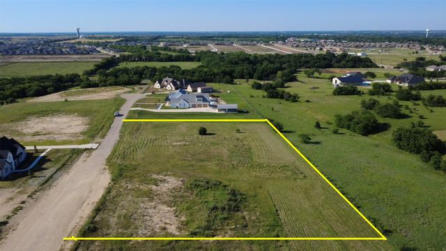 720 Hummingbird Lane, Justin, TX 76247
