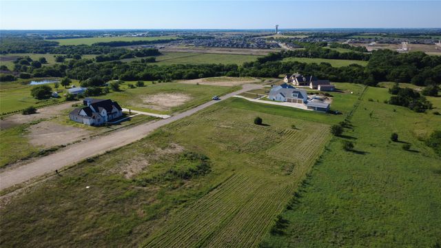 720 Hummingbird Lane, Justin, TX 76247