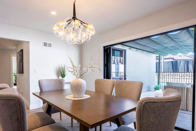 5610 Chateau Drive, San Diego, CA 92117