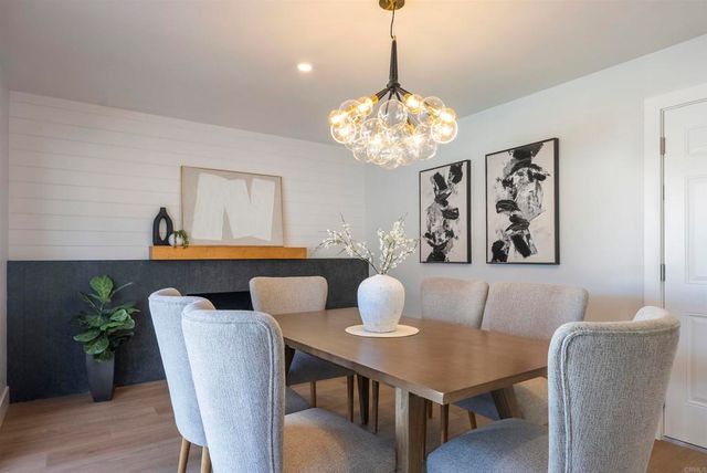 5610 Chateau Drive, San Diego, CA 92117