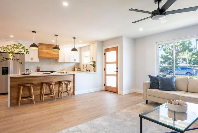 5610 Chateau Drive, San Diego, CA 92117