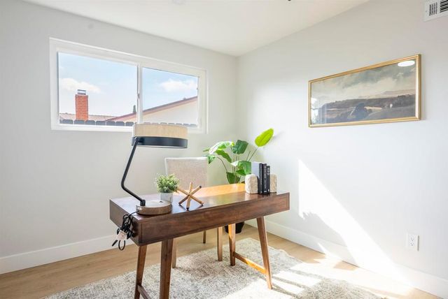 5610 Chateau Drive, San Diego, CA 92117