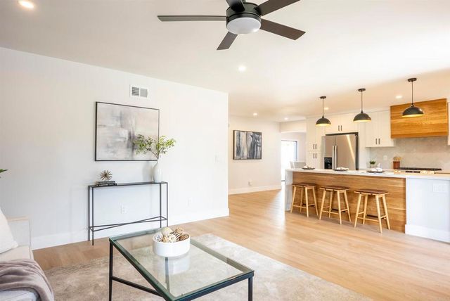 5610 Chateau Drive, San Diego, CA 92117
