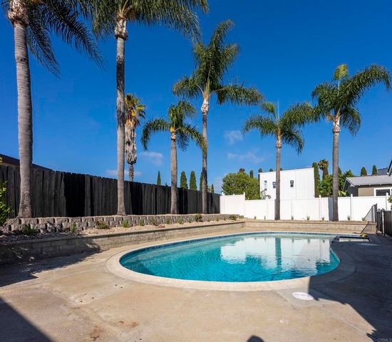 5610 Chateau Drive, San Diego, CA 92117