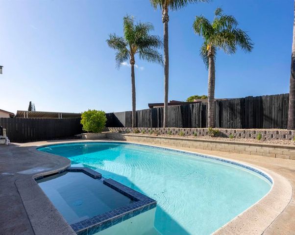 5610 Chateau Drive, San Diego, CA 92117