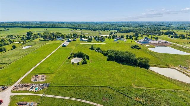 17308 Endicott Road, Kearney, MO 64060