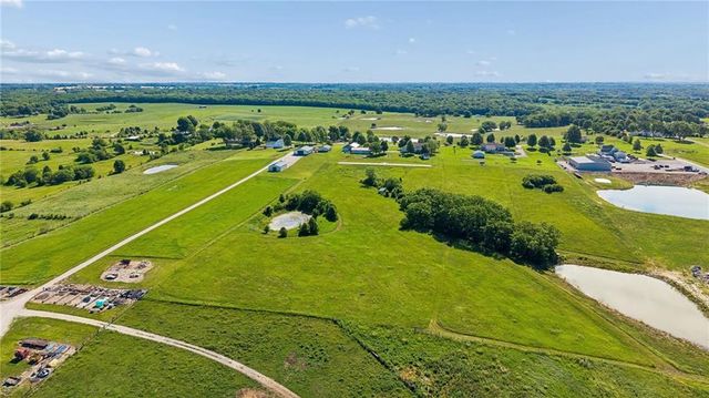 17308 Endicott Road, Kearney, MO 64060